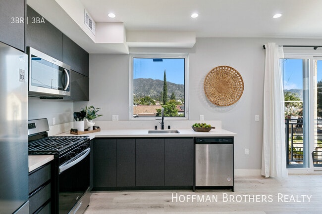 Foto del edificio - 13621 N Fellows Ave