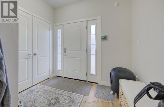 Photo du bâtiment - A - 33 SECOND AVENUE