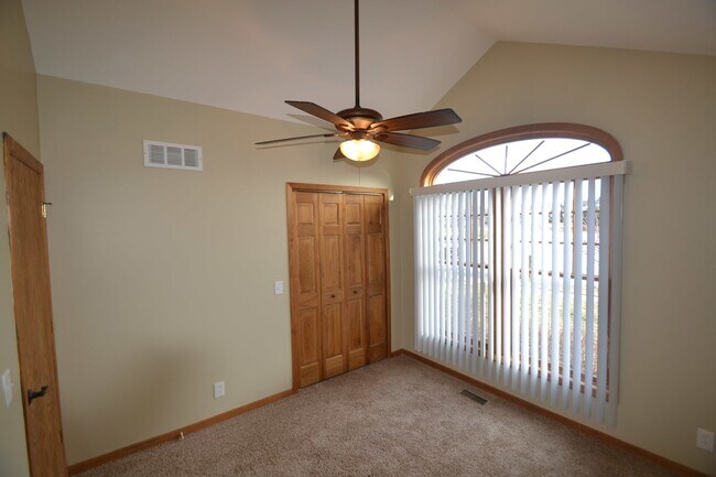 Building Photo - 1008 Harvest Ct