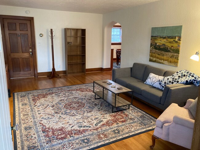 Living room - 1836 Wakefield Rd SW
