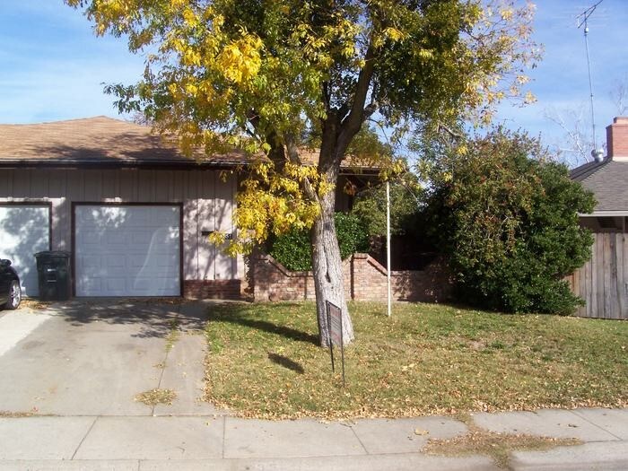 Primary Photo - 6351 Oakcreek Way