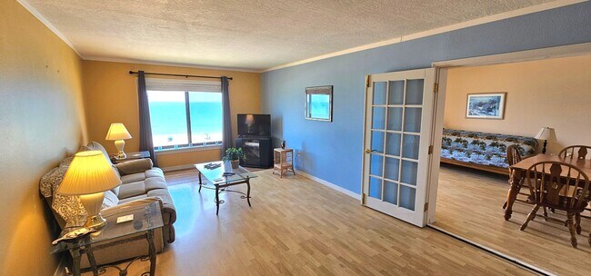 Building Photo - Furnished Cocoa Beach Direct Sands Condo