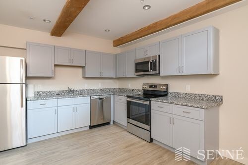 Foto principal - 129 Guild St