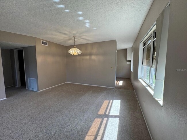 Building Photo - 2402 Ecuadorian Way