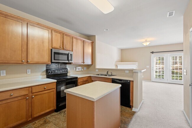 Foto del edificio - Two Bedroom Durham Townhouse: Available August 7th