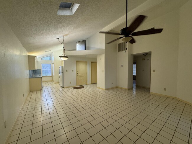 Foto del edificio - 7126 Fort Collins Dr