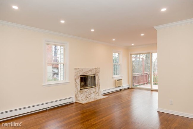 Building Photo - 2 br, 2 bath Townhome - 46 Elkan Rd