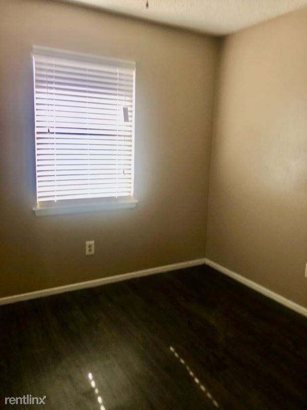 Building Photo - 2415 Ventura Dr