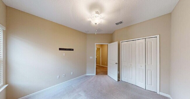 Foto del edificio - 3965 Cloverdale Ct