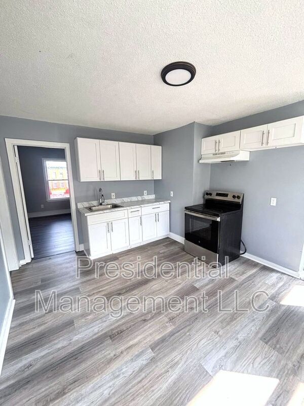 Building Photo - 56 Judson St