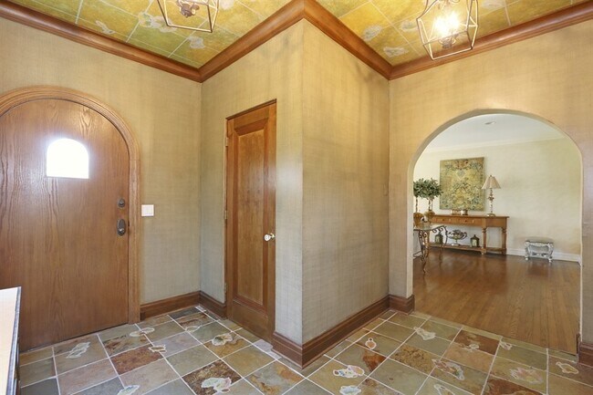 Foto del edificio - 8100 S County Line Rd