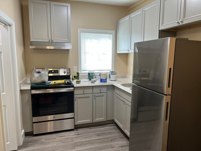 Building Photo - 35 Merchants Ave