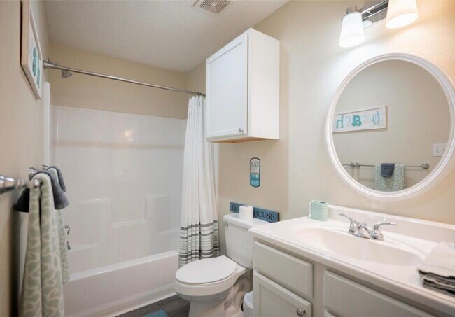 Building Photo - 12919 Coronado Dr
