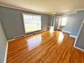 Building Photo - 15607 Glendale Ave