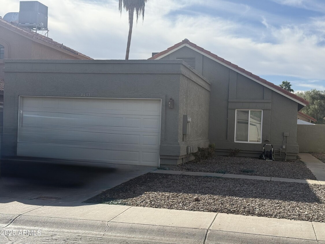 Primary Photo - 4431 E Amberwood Dr