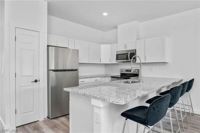 Foto del edificio - 4732-4734 22nd St SW