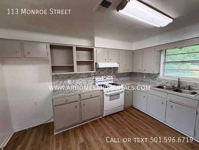 Building Photo - 113 N Monroe St