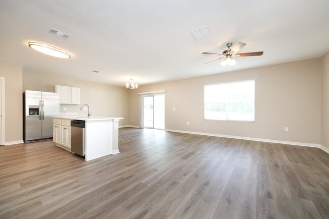 Building Photo - 10430 Whispering Hammock Dr