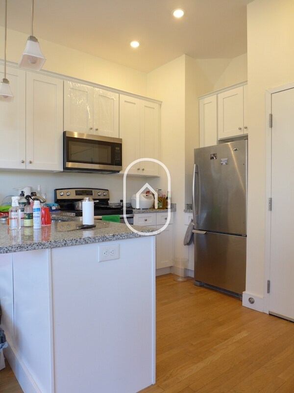 Foto del edificio - 909 Beacon St