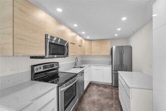 Building Photo - 20515 E Country Club Dr
