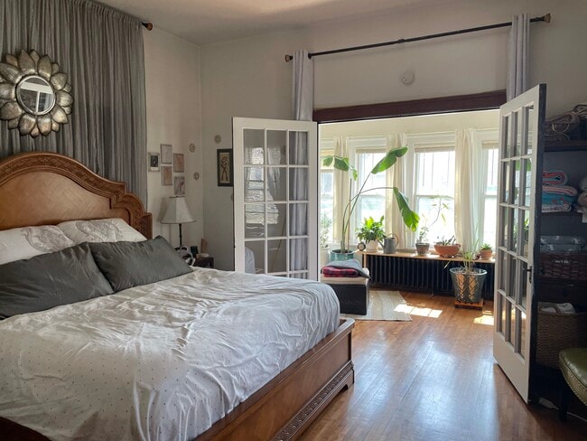 Building Photo - 301 Broadway St NE