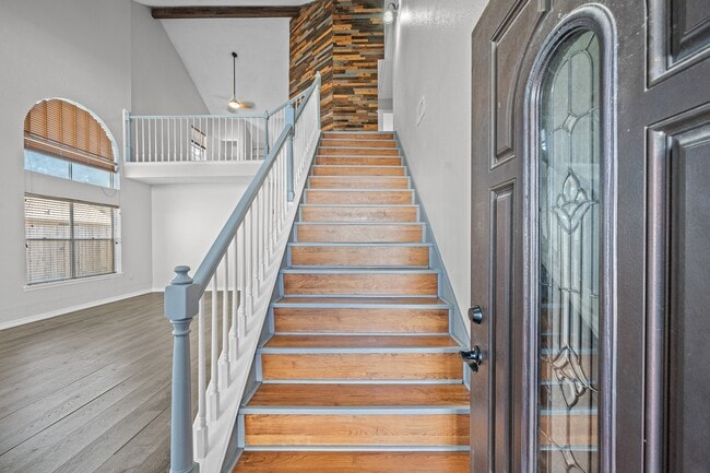 Building Photo - 11123 Gatesden Dr