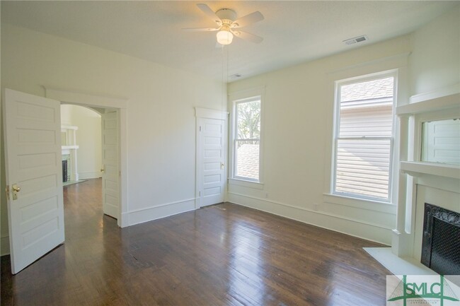 Building Photo - 1710 Barnard St