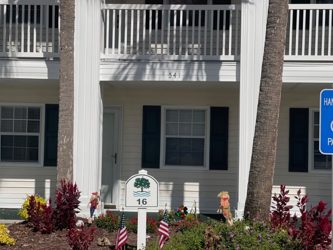 Foto del edificio - 541 White River Dr