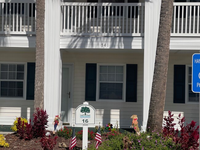 Foto del edificio - 541 White River Dr