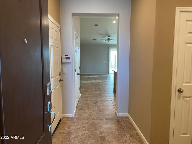 Foto del edificio - 69 S 195th Ln