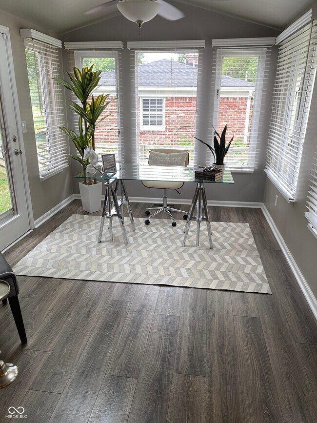 Foto del edificio - 10336 Orchard Park Dr W