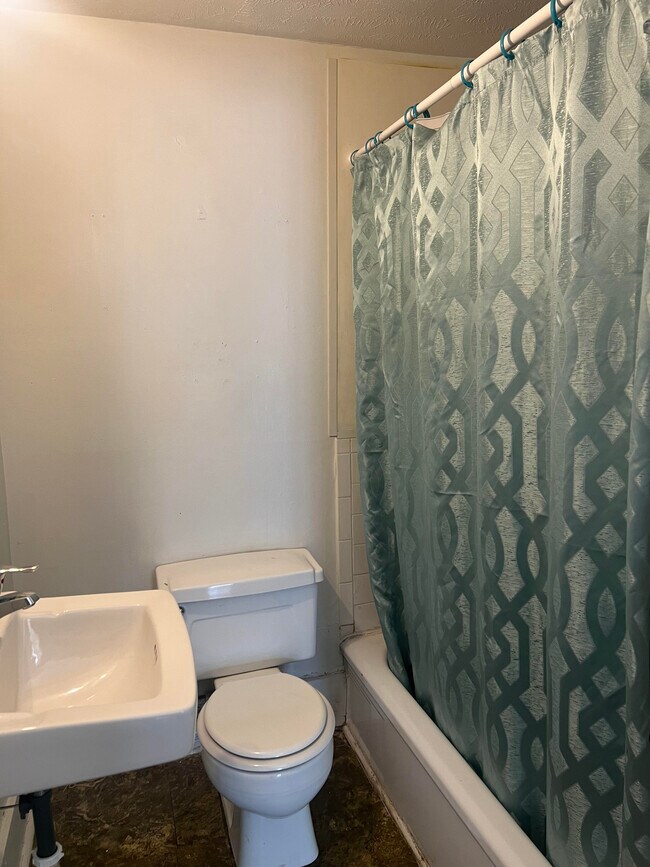 Foto del edificio - 2024 Martha St