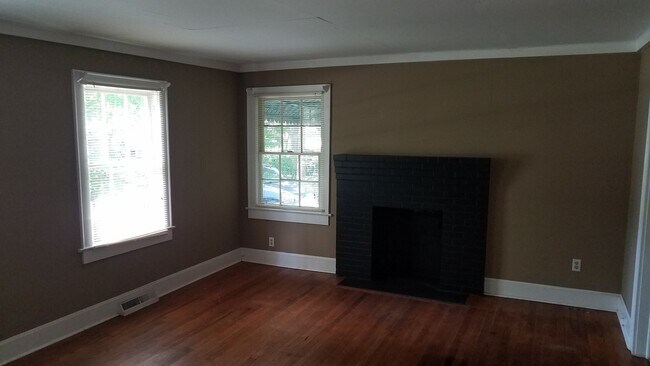Building Photo - 1561 Lovett St