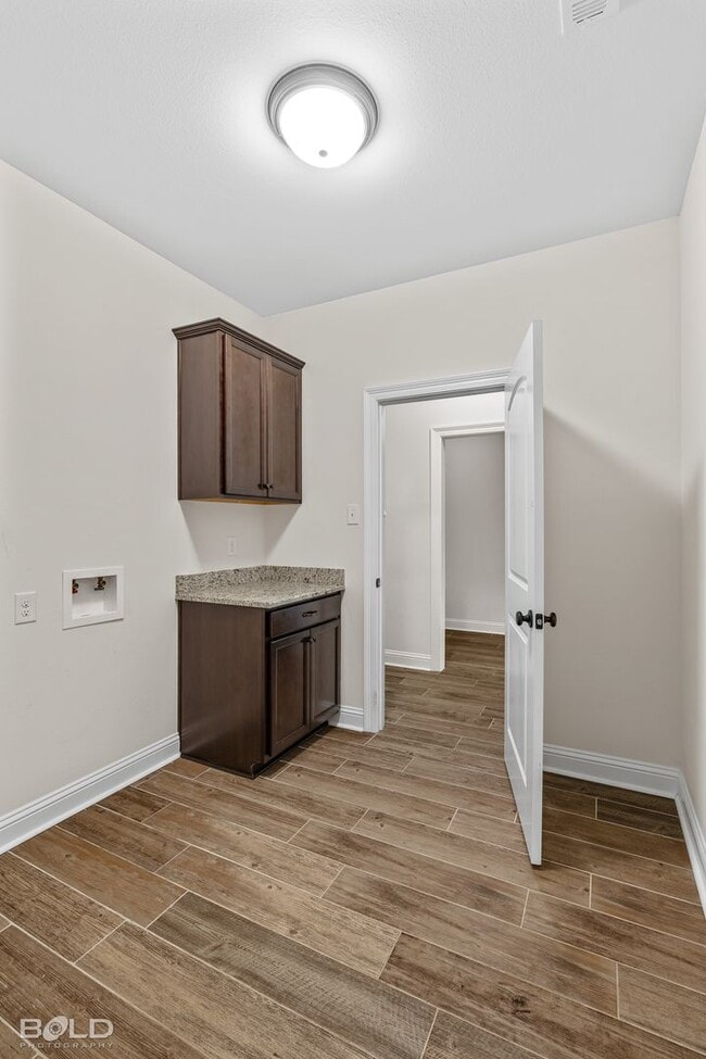 Building Photo - Check Out this 3 bed 2 bath in Shreveport