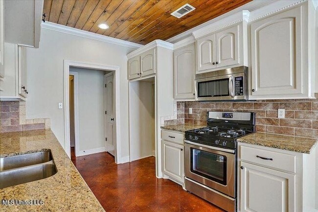 Building Photo - 852 Willow Grande Cir