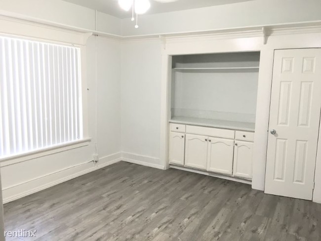 Foto del edificio - Studio, 1 bath Apartment - 2913 S Flower St