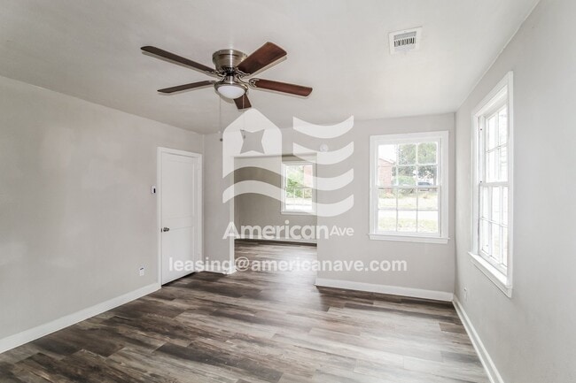 Building Photo - 2902 Pecan St