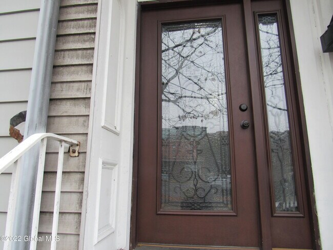 Building Photo - 1649 5th Ave