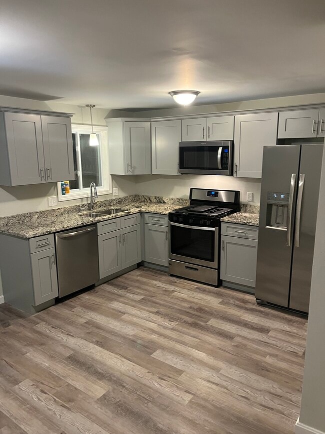 Building Photo - 55 Ridgeway Ave