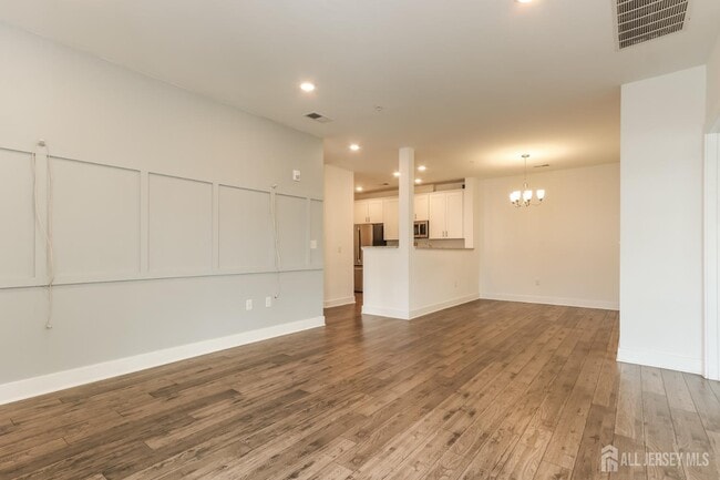 Building Photo - 827 Stiller Ln