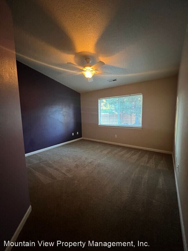 Building Photo - 3 br, 2 bath House - 2810 SW Cascade Ave.
