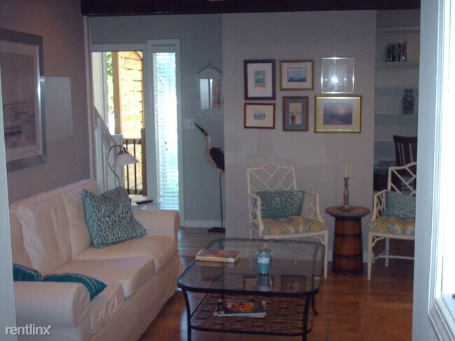 Building Photo - 1 br, 2 bath Townhome - 14231 Harbour Place