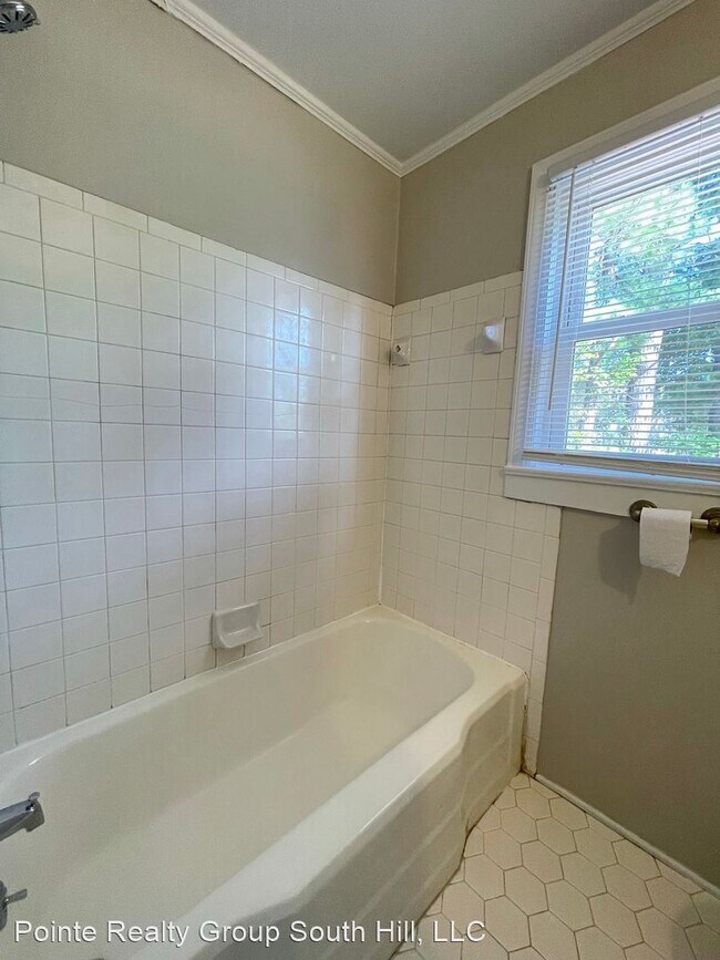 Building Photo - 2 br, 1 bath House - 126 West Street