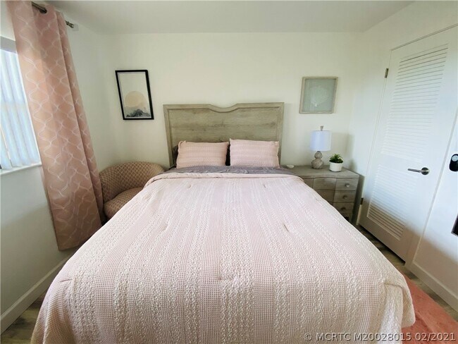 Foto del edificio - 7440 S Ocean Dr