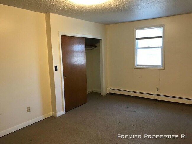 Building Photo - 663 Bernon St