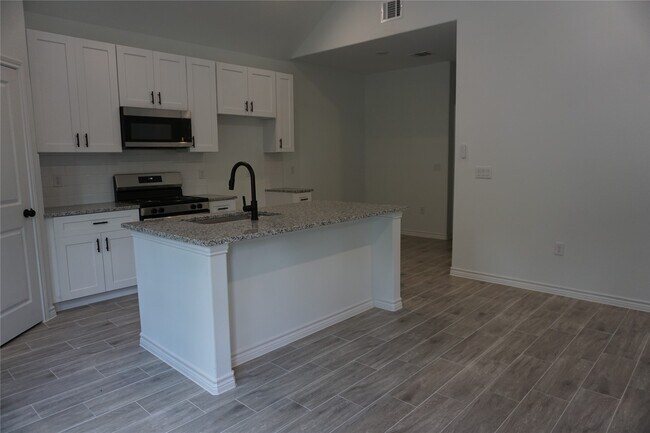 Foto del edificio - 11847 Nelwood St
