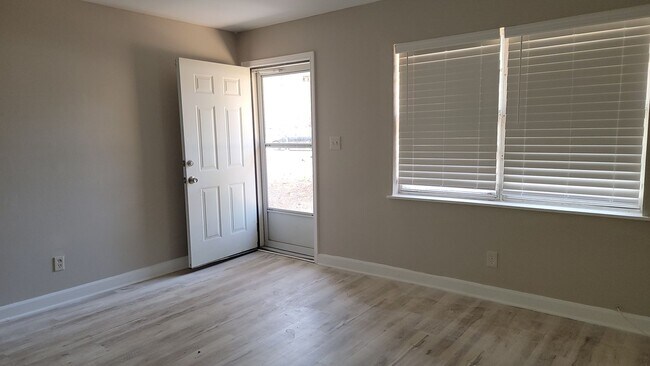 Building Photo - Brand Spanking New - Fresh Paint/New Floor...