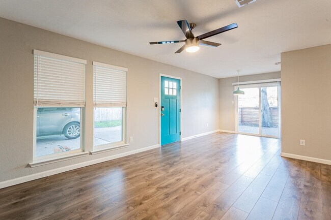 Building Photo - 7709 Eastcrest Dr