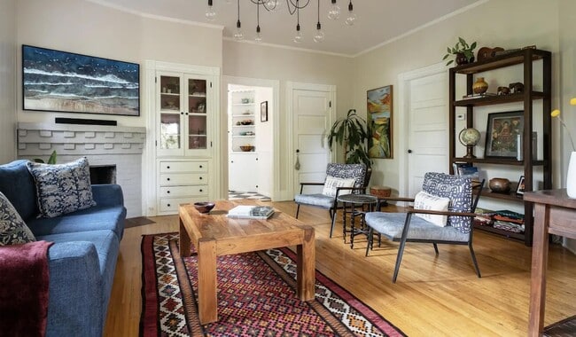 Foto del edificio - 1608 Bath St