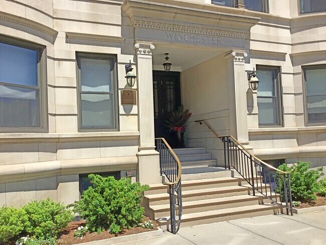 Foto del edificio - Five Winchester St